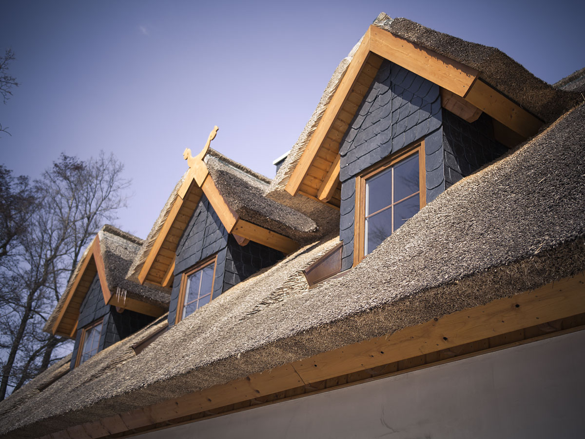 burg_drweiss_1200x900_02 Weichert Dachbau Reetdachdecker-Fachbetrieb