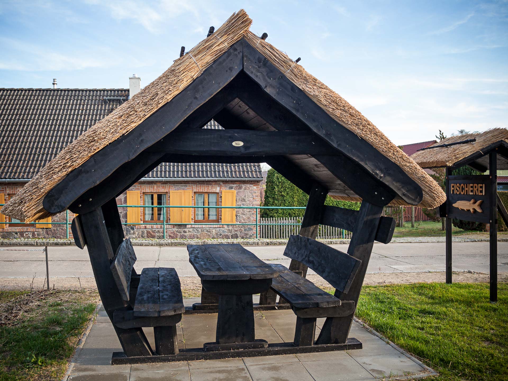 Weichert-Dachbau, Reetdach-Berlin, Reetdachdecker Spreewald, Reetdachdeckerei, Brandenburg