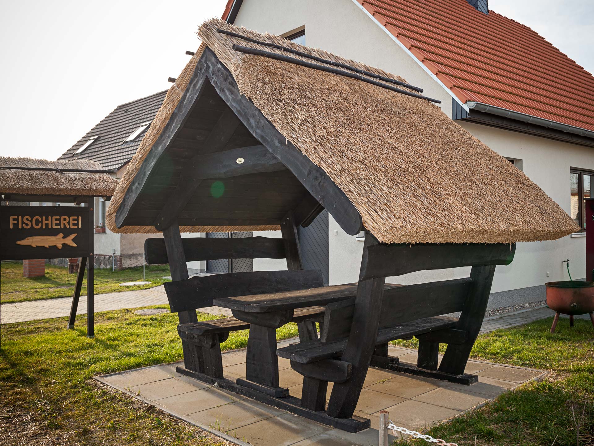 Weichert-Dachbau, Reetdach-Berlin, Reetdachdecker Spreewald, Reetdachdeckerei, Brandenburg