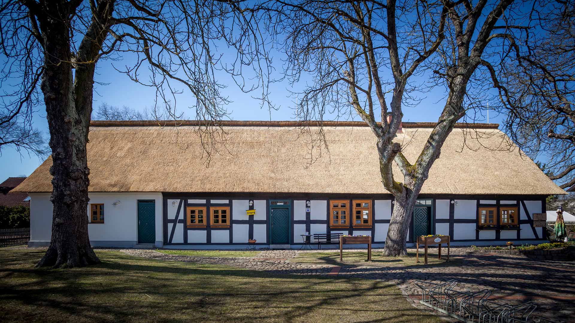 reetdach-berlin, heimatmuseum-erkner_Museumshof am Sonnenluch