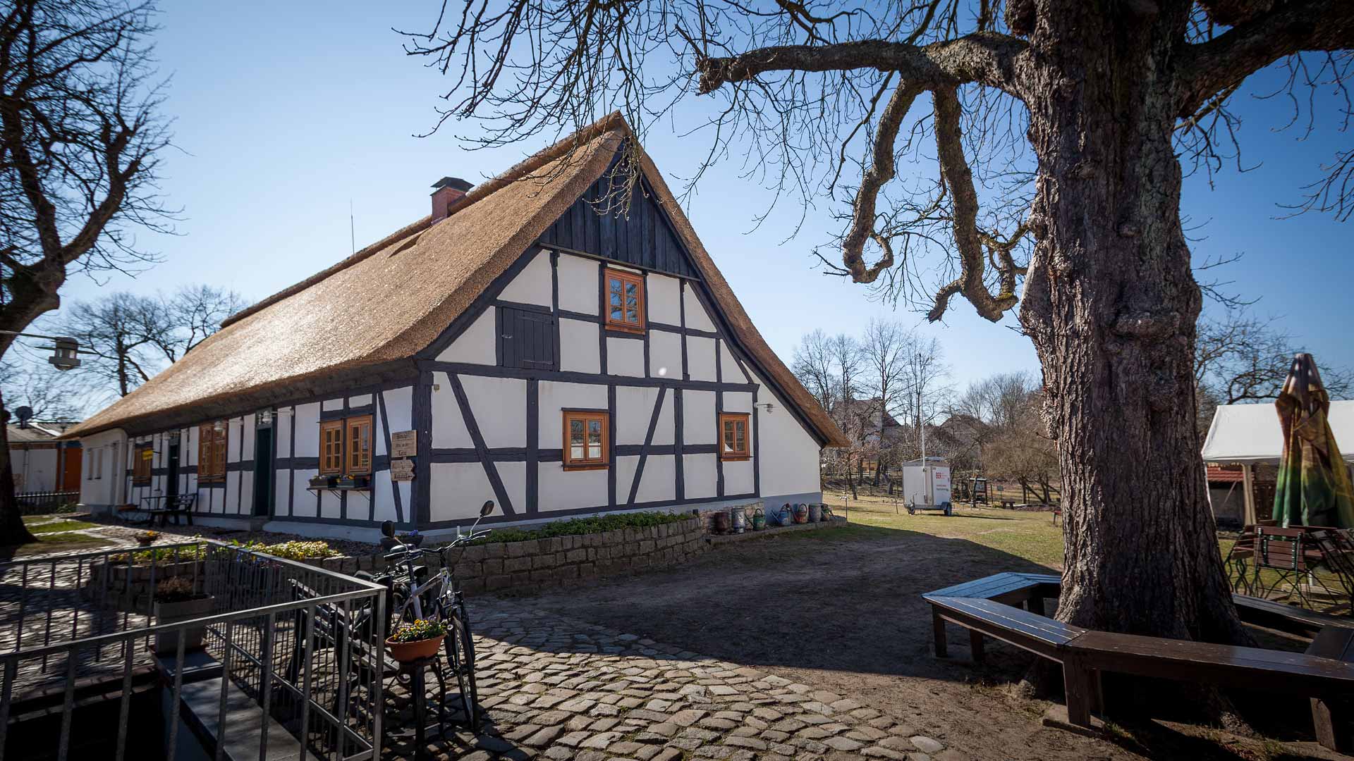 reetdach-berlin, heimatmuseum-erkner_Museumshof am Sonnenluch