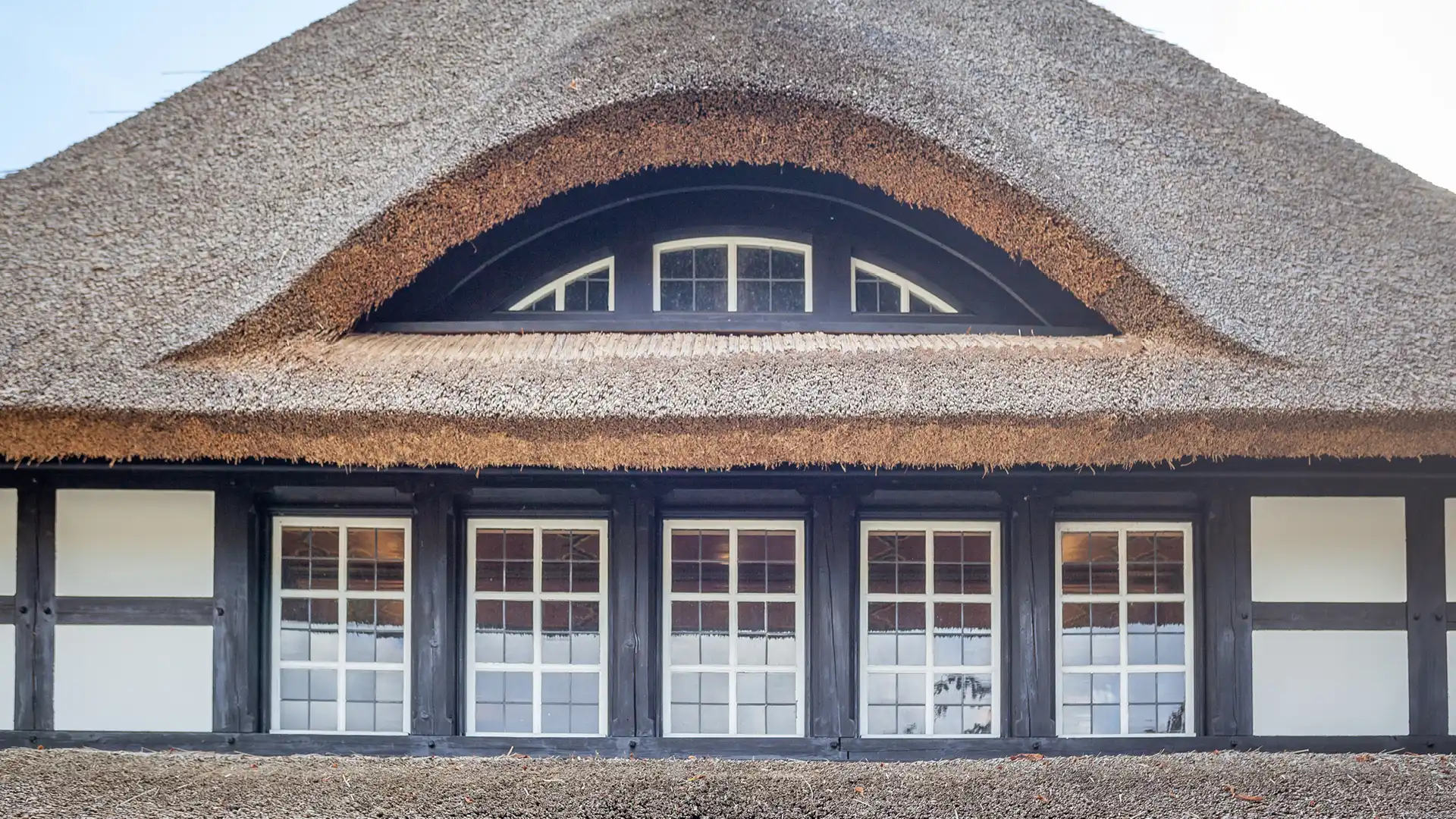 1920x1080_reetdachdecker_berlin_ubhf_dahlem_dorf_19